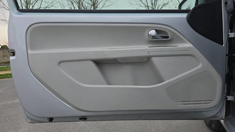 Volkswagen Up! 1.0 60 Move Up - 4 places