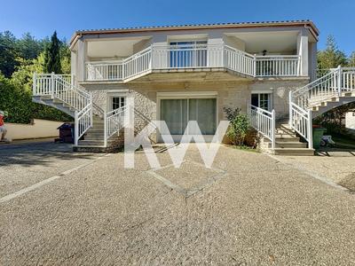 Maison - 245 m² - 8 pièces