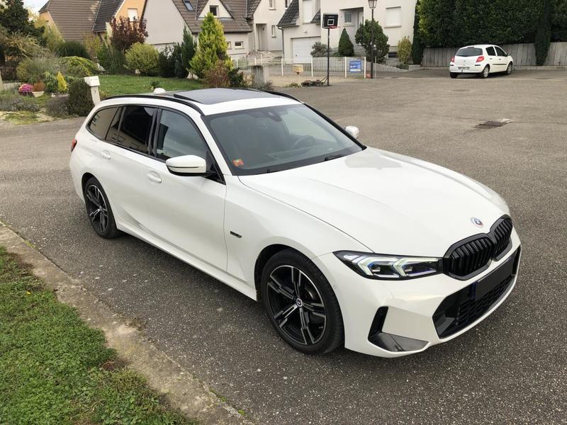 Bmw Série 3 Touring 330e m Sport 292 Pack Innovation Hybride Rechargeable / Toit Ouvrant Attache Remorque Camera de Recul Phares Lazer Harman Kardon