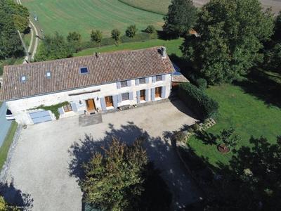 Maison en pierre - 305 m² - 10 pièces