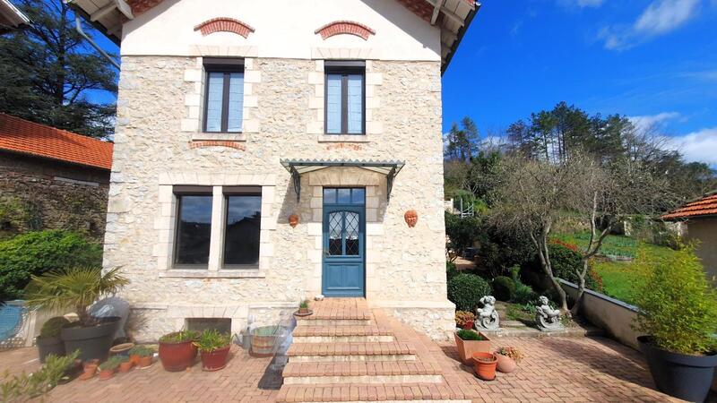 Maison bourgeoise - 190 m² - 7 pièces