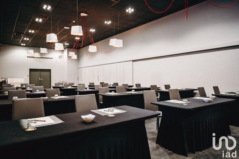 Local commercial - 1 200 m²