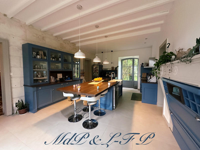 Maison - 262 m² - 7 pièces