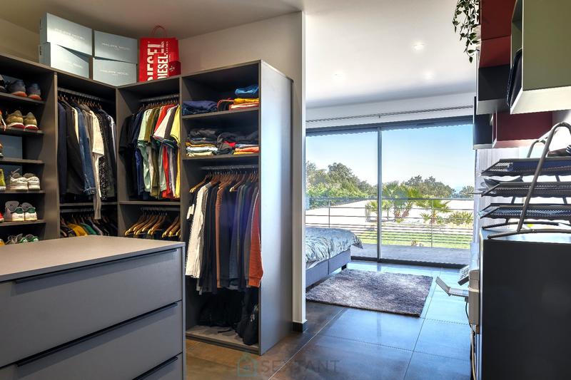 Villa - 318 m² - 7 pièces