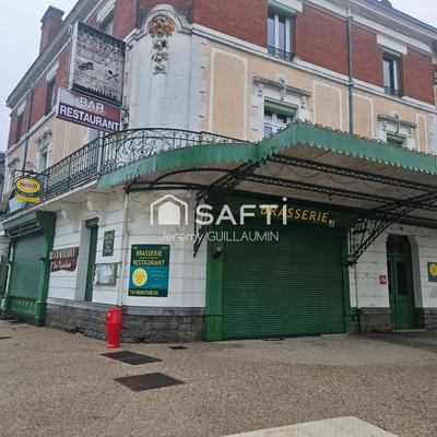 Local commercial - 832 m² - 14 pièces