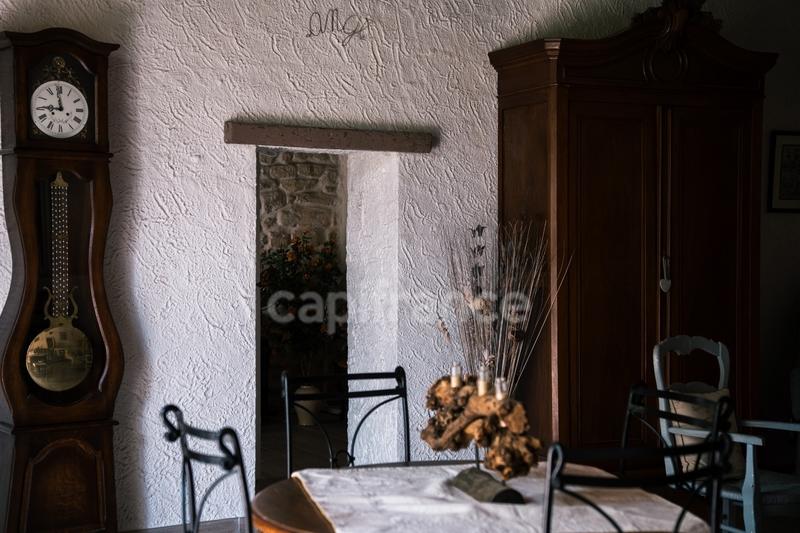 Maison - 329 m² - 11 pièces