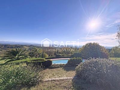 Maison - 294 m² - 10 pièces