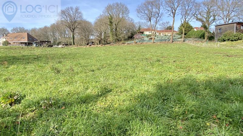 Terrain constructible - 3 700 m²