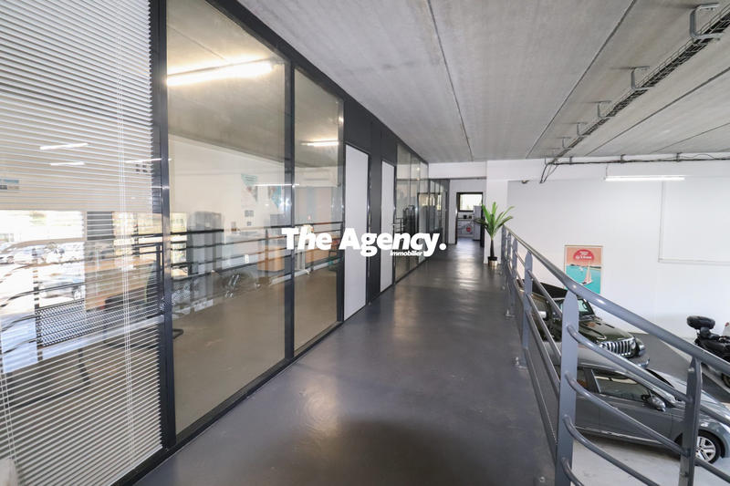 Fonds de commerce - Local commercial - 824 m²