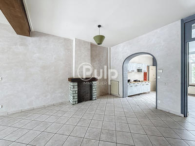 Maison - 241 m² - 12 pièces