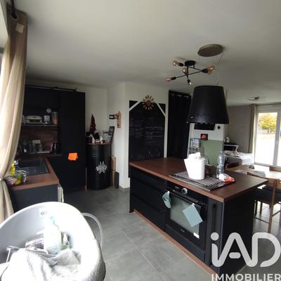 Maison - 94 m² - 4 pièces