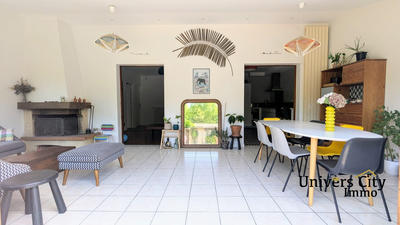 Maison - 158 m² - 8 pièces