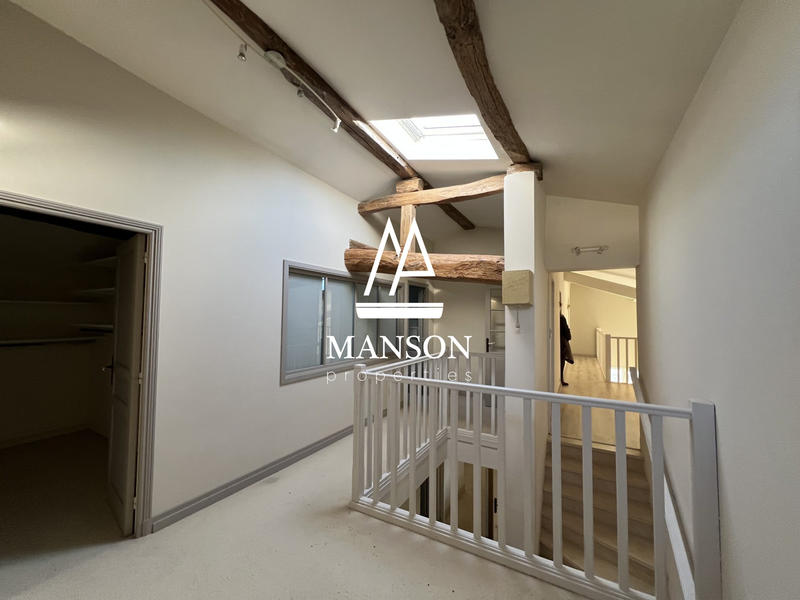 Maison - 350 m² - 10 pièces