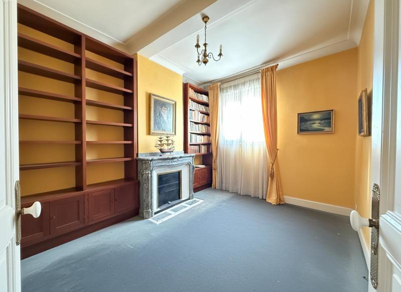 Appartement bourgeois - 200 m² - 6 pièces