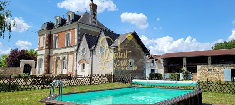 Maison - 237 m² - 7 pièces