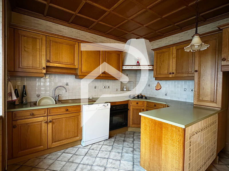 Maison - 285 m² - 13 pièces