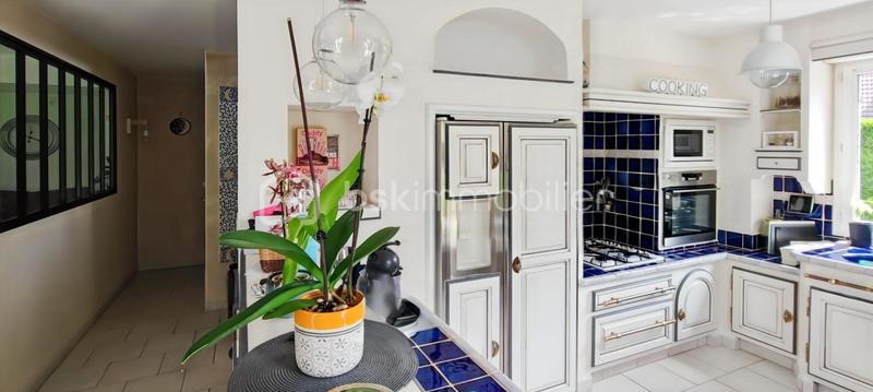 Maison traditionnelle - 162 m² - 7 pièces