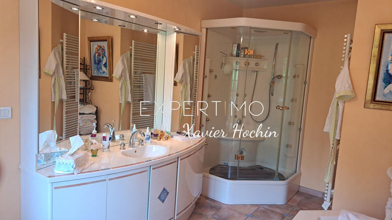 Maison - 277 m² - 7 pièces