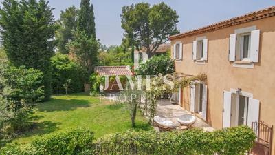 Maison - 215 m² - 5 pièces