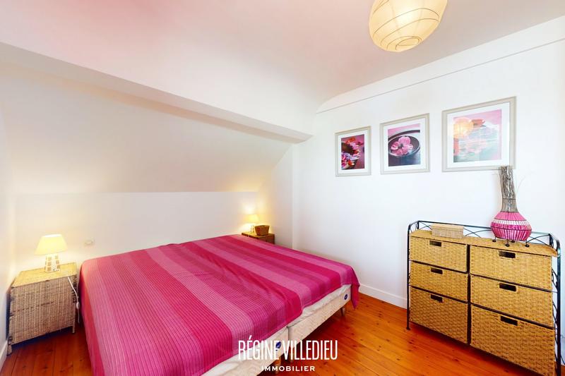 Maison - 198 m² - 8 pièces