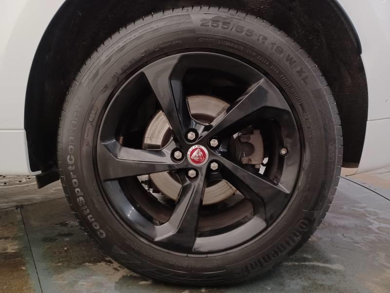 Jaguar F-Pace 2.0 d - 180 ch Awd Bva8 R-Sport