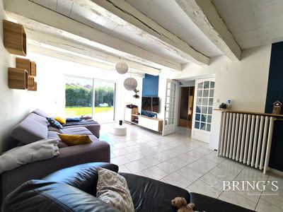 Maison - 202 m² - 8 pièces