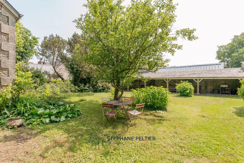 Maison - 300 m² - 9 pièces