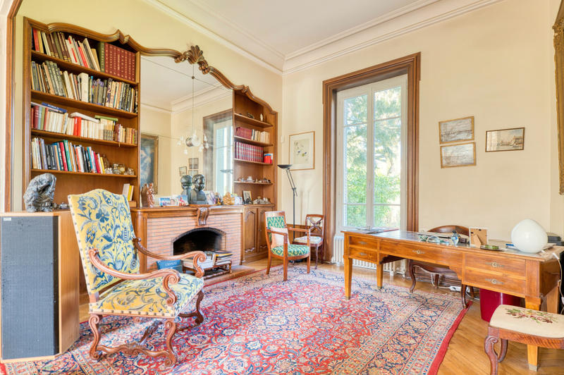 Propriété - 284 m² - 11 pièces