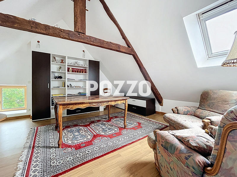 Maison - 240 m² - 9 pièces