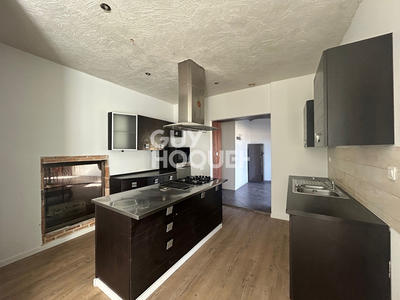 Maison - 180 m² - 7 pièces