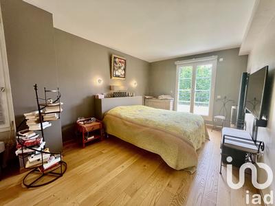 Maison - 213 m² - 8 pièces