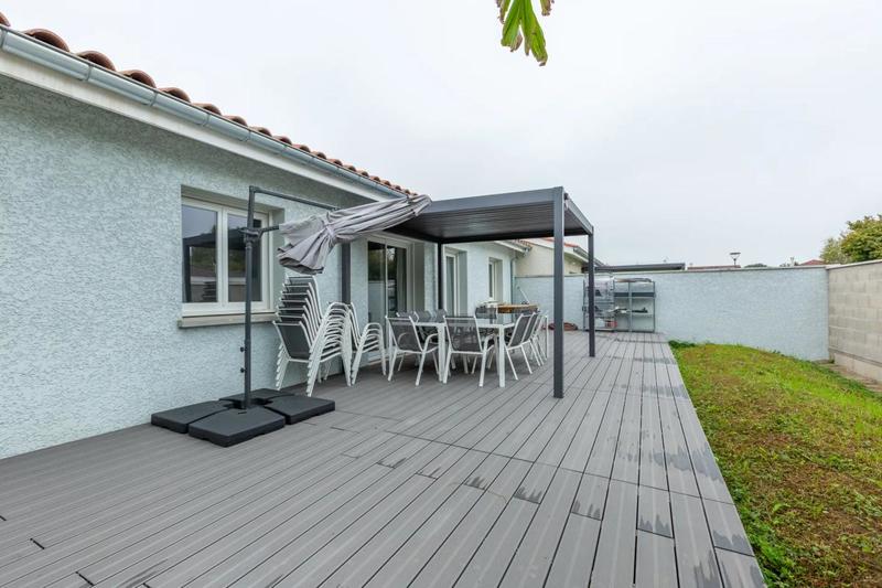 Maison - 99 m² - 5 pièces