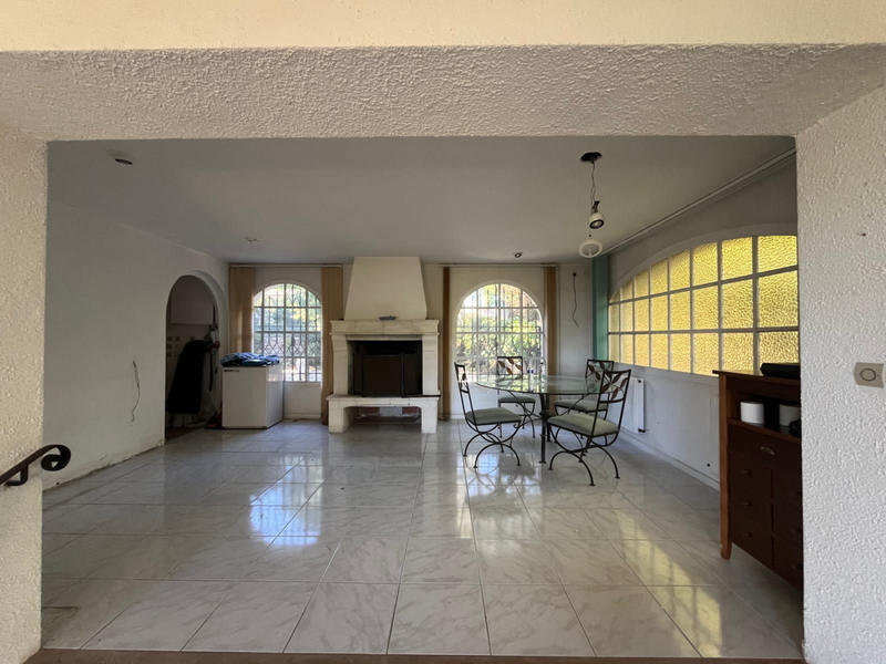 Maison - 240 m² - 9 pièces