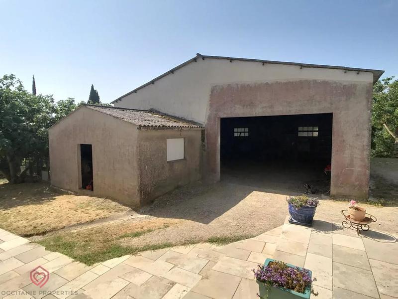 Propriété - 360 m² - 10 pièces