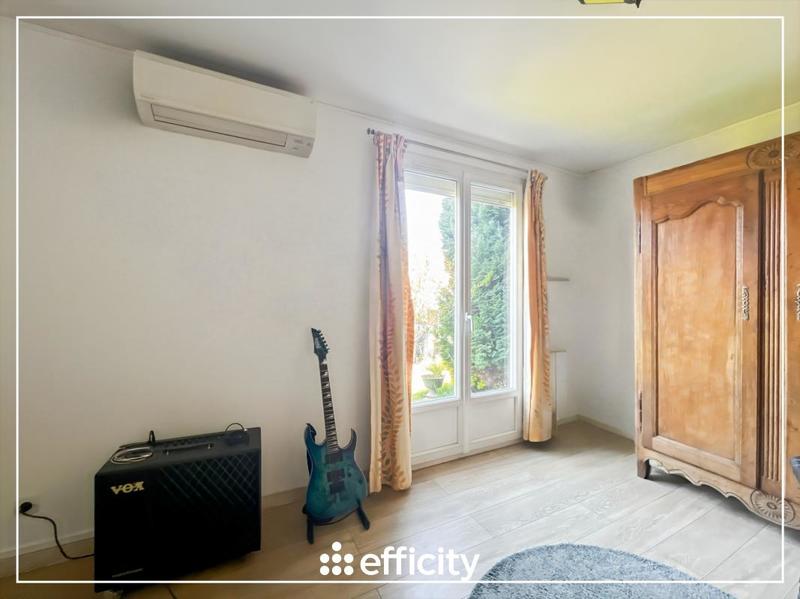 Maison traditionnelle - 132 m² - 6 pièces