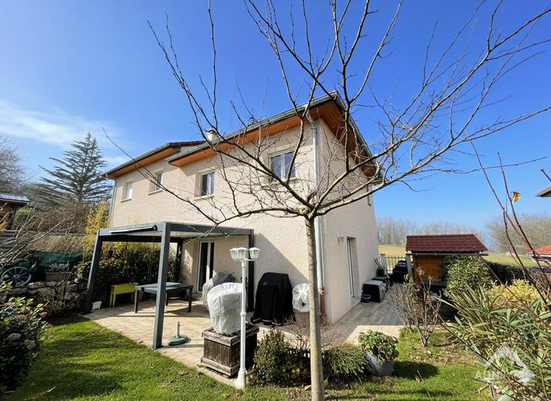 Maison - 75 m² - 4 pièces