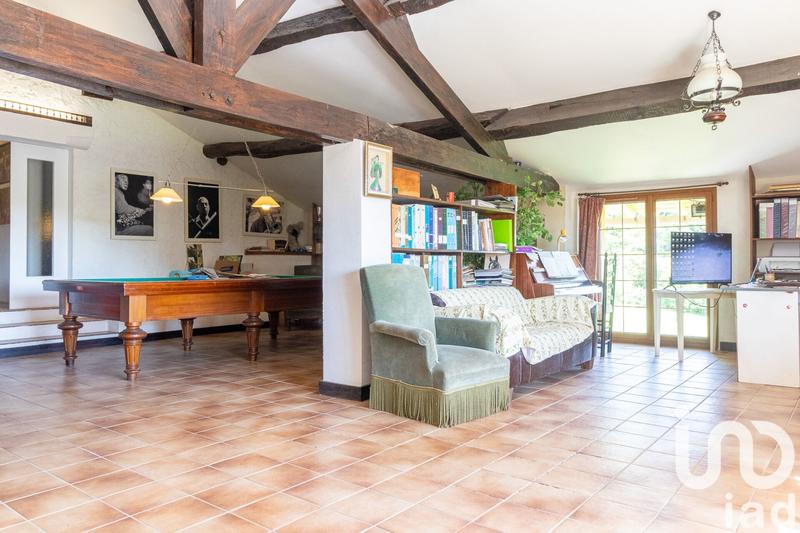 Maison - 370 m² - 8 pièces