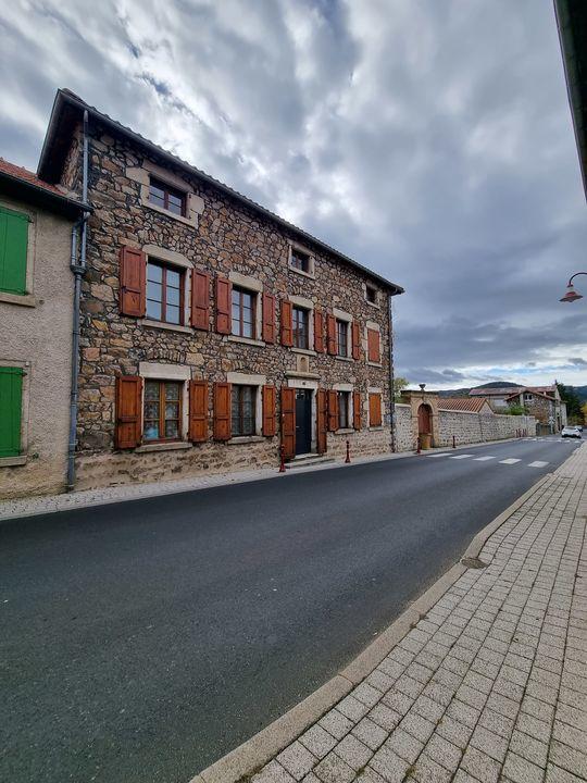 Demeure - 359 m² - 11 pièces