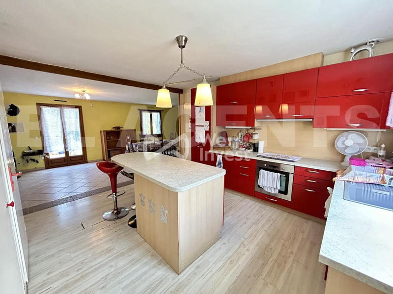 Maison - 90 m² - 5 pièces