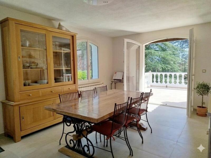 Maison - 188 m² - 7 pièces