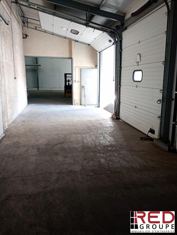 Entrepôt - 3 225 m²