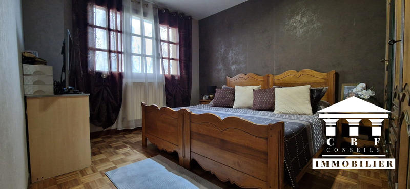 Maison - 289 m² - 11 pièces