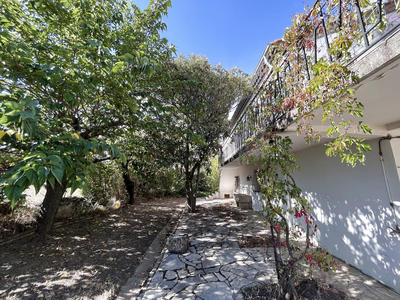 Maison - 232 m² - 8 pièces