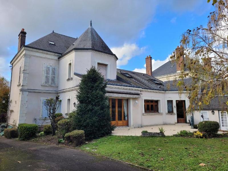 Maison - 283 m² - 8 pièces