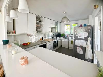 Maison - 98 m² - 5 pièces