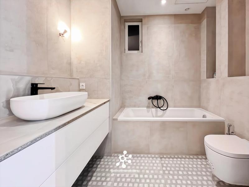 Appartement - 100 m² - 5 pièces