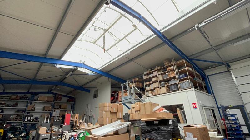 Local commercial - 1 083 m² - 8 pièces