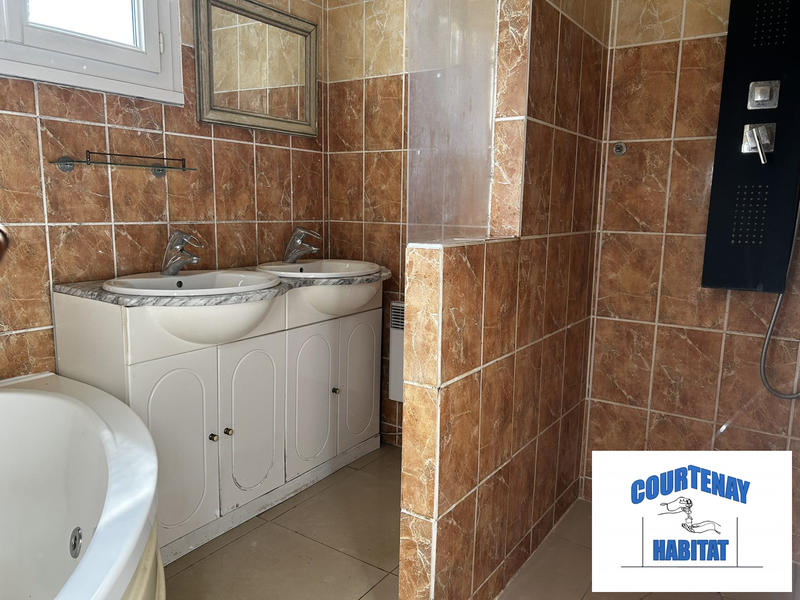 Maison traditionnelle - 158 m² - 7 pièces