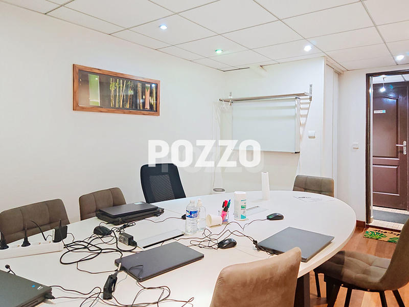 Local commercial - 85 m² - 5 pièces