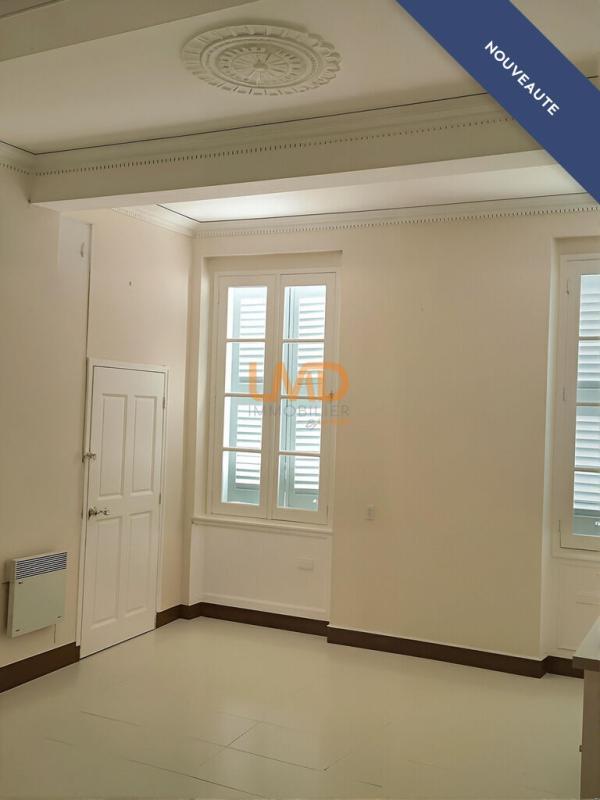 Immeuble - 225 m² - 8 pièces